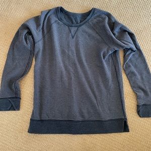 Lululemon reversible crewneck sweatshirt size 6